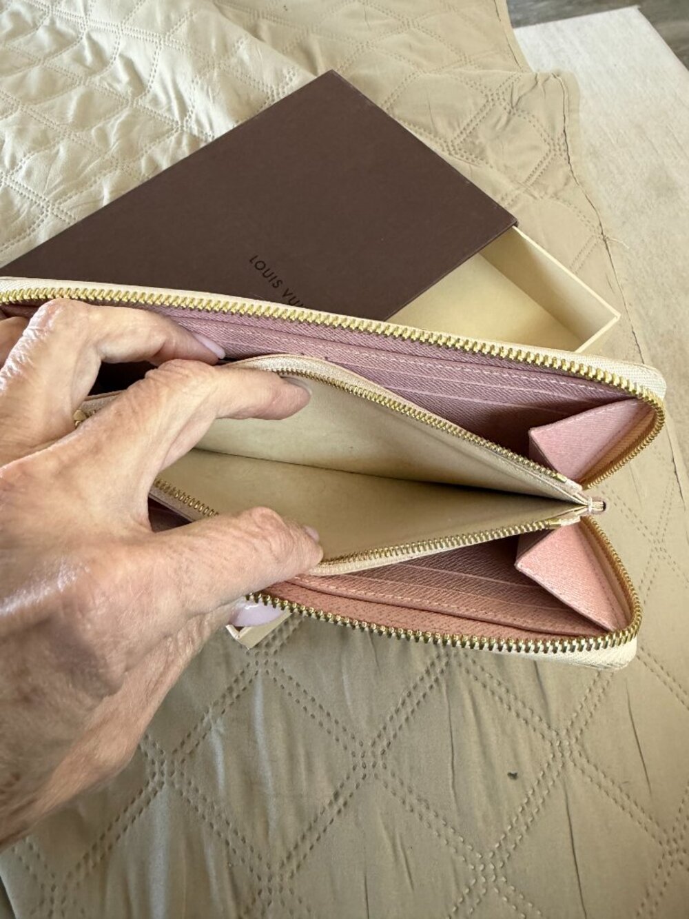 LV Clémence Wallet - Picture 6 of 7